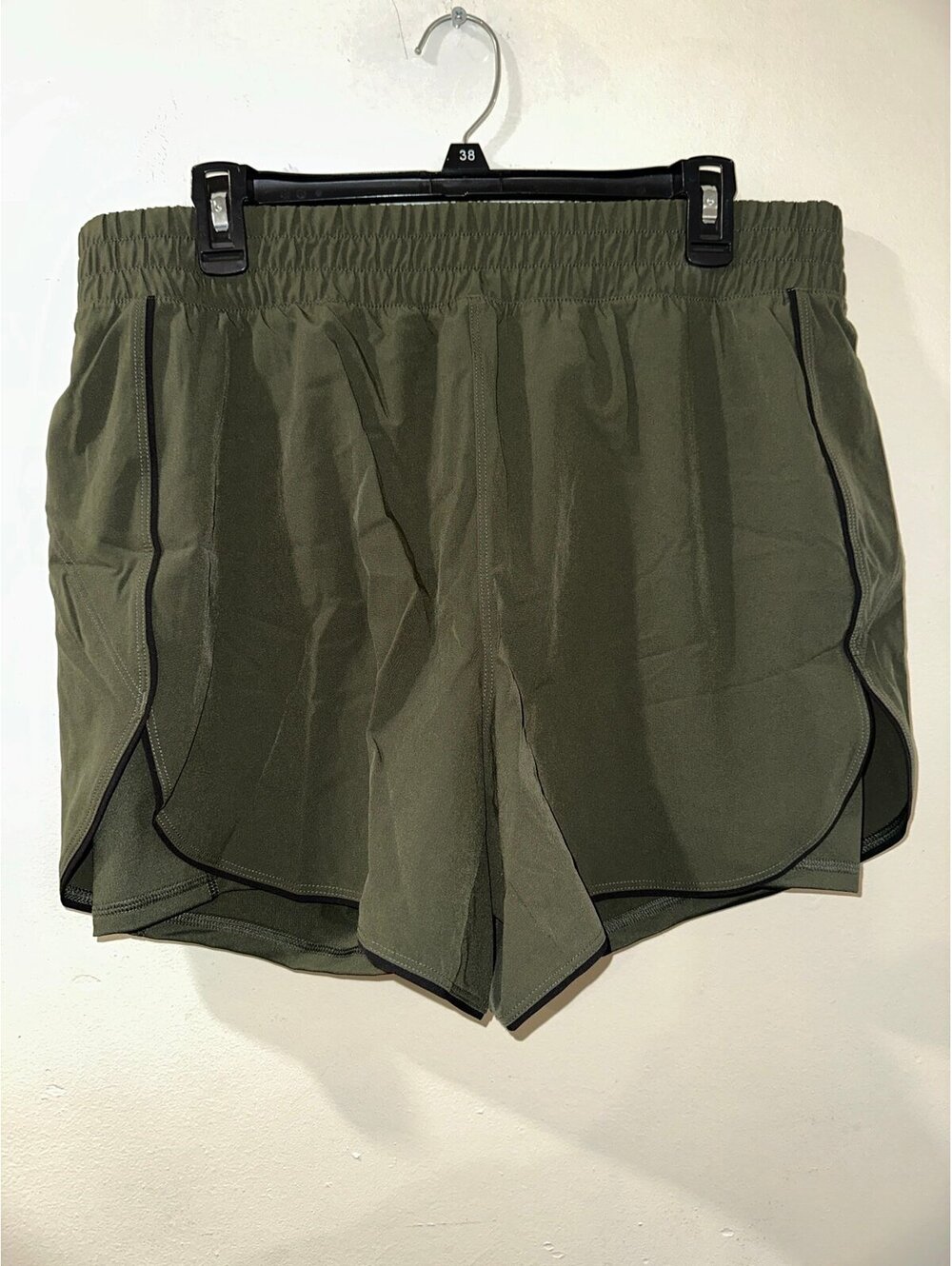 Avia Army green shorts size large